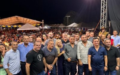 Amélio Cayres frisa avanços de Barra do Ouro na festividade de 29 anos da cidade