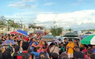 Corpo de menina que morreu após comer ovo de Páscoa envenenado é enterrado em Imperatriz