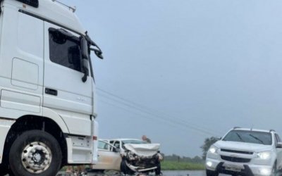 Acidente na TO-080 deixa uma pessoa morta e servidores do Ruraltins feridos a caminho de evento em Palmas