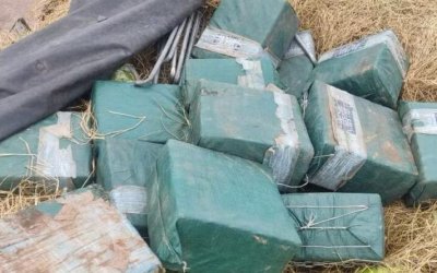 Cinco homens são presos com mais de meia tonelada de cocaína escondida em carga de melancias no Tocantins