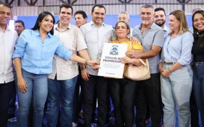 Deputados Estaduais participam da entrega de títulos de imóveis em Taquari