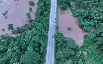 BR-153 é totalmente interditada em Guaraí por risco de erosão. Veja rotas alternativas
