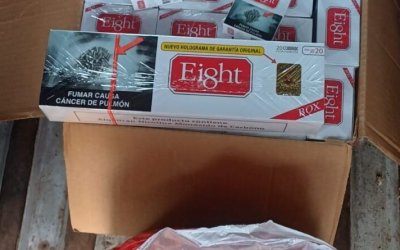 PRF apreende cigarros contrabandeados e celulares sem nota fiscal em ônibus na BR-153, em Araguaína