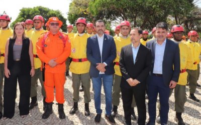 Governador Wanderlei Barbosa entrega 25 novos veículos e decreta medidas emergenciais para combate a incêndios no Tocantins