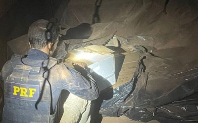 PRF apreende caminhão adulterado e recupera carga roubada