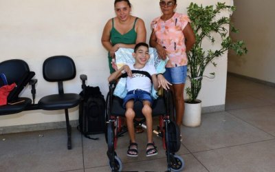 Governo do Tocantins transforma vidas com entrega cadeiras de rodas