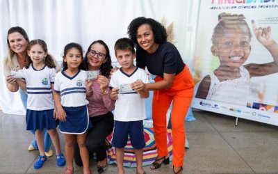 Mais de 190 crianças recebem novo modelo de identidade pelo Projeto Minicidadão