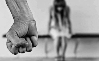 Homem é preso suspeito de estuprar menina de 13 anos com consentimento da mãe dela