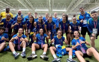 Estudantes-atletas da rede estadual chegam à China para o Mundial Escolar de Futebol