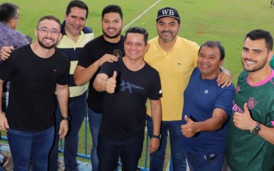 Wanderlei Barbosa e Jorge Frederico assistem das arquibancadas do Mirandão a semifinal do Campeonato Tocantinense