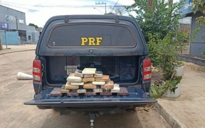 PRF prende homem com  cerca de 21 kg de de cocaína, maconha e crack