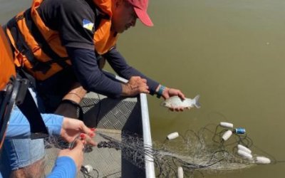 Fiscalização ambiental apreende materiais proibidos de pesca predatória no Garimpinho