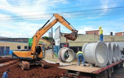 ASTT orienta sobre rotas alternativas em trecho no Centro durante obras em Araguaína