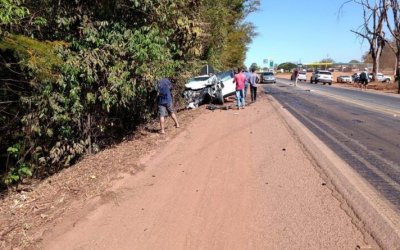 Acidente entre carro e carreta deixa seis mortos na BR-153 em Fátima; entre as vítimas está um bebê de seis meses