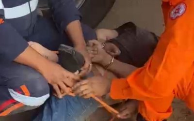 Homem visivelmente alterado causa grave acidente e precisa ser amarrado por socorristas em Araguaína