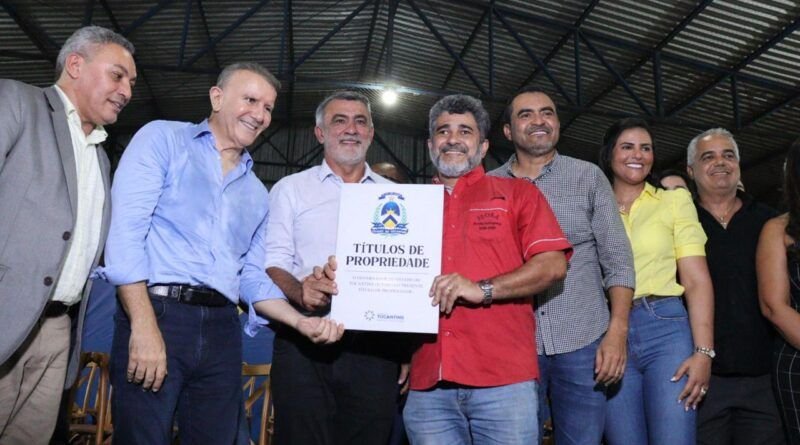 Presidente Amélio frisa parcerias e compromisso com a cidadania na entrega de 750 títulos de moradia em Palmas