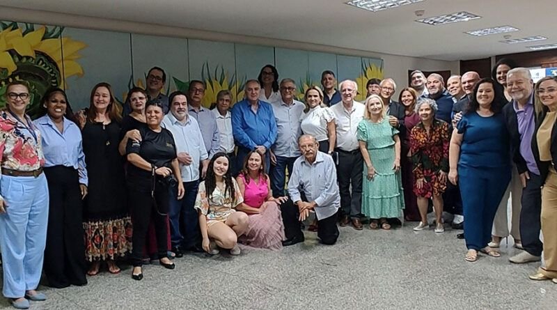 Abrajet Tocantins entrega títulos de reconhecimento para Aleto