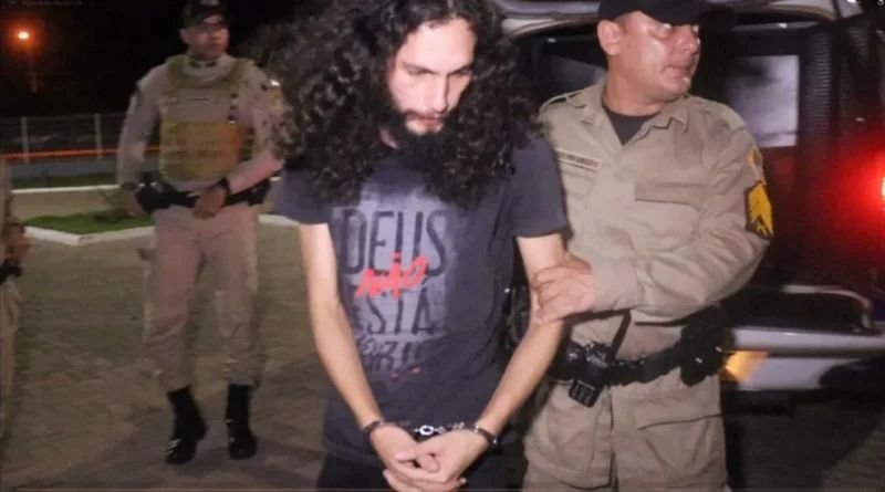 Professor de canto é preso após oferecer ?chá? com sêmen a alunas em Porto Nacional