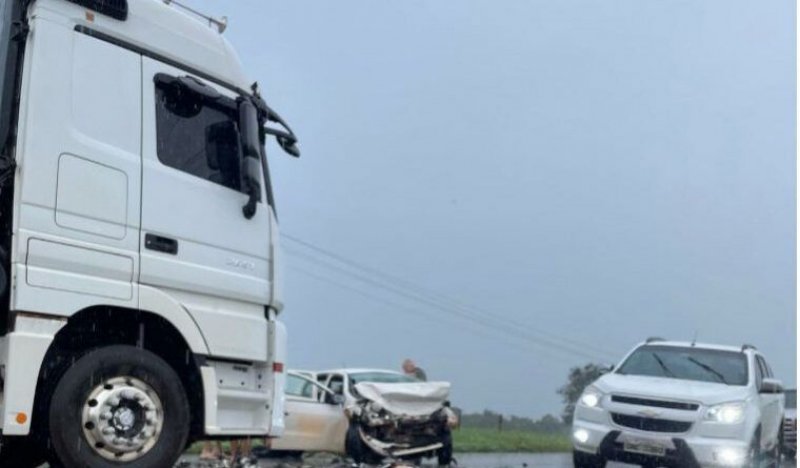 Acidente na TO-080 deixa uma pessoa morta e servidores do Ruraltins feridos a caminho de evento em Palmas