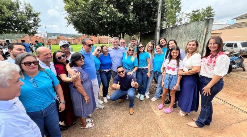 ?PolÃtica se faz com união e responsabilidade?, diz Amélio durante encontro de lideranças em ParaÃso