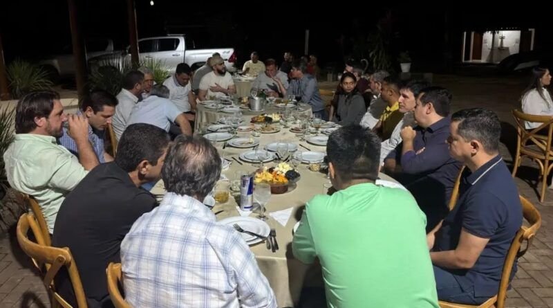 Amélio Cayres reúne apoios e consolida nome para 2026