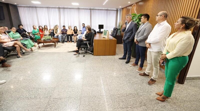 Amélio Cayres abre ano letivo da Escola do Legislativo