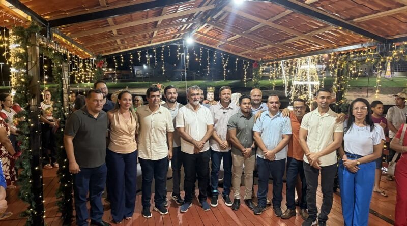 Amélio Cayres participa de homenagens ao pai e ao irmão em Augustinópolis