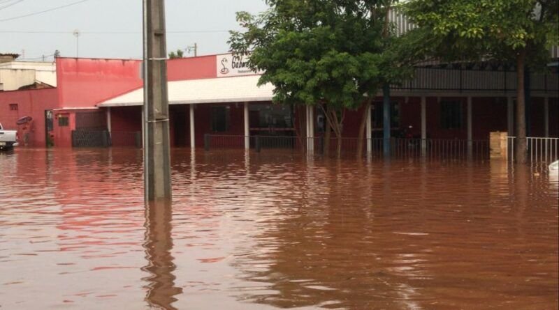 Chuva volta a causar alagamentos e prejuÃzos em AraguaÃna
