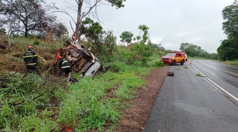 Motorista morre após capotar veÃculo na BR-153, em Wanderlândia