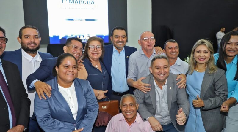 UVET reúne mais de 750 vereadores na 1ª Marcha dos Vereadores do Tocantins com presença do governador Wanderlei Barbosa