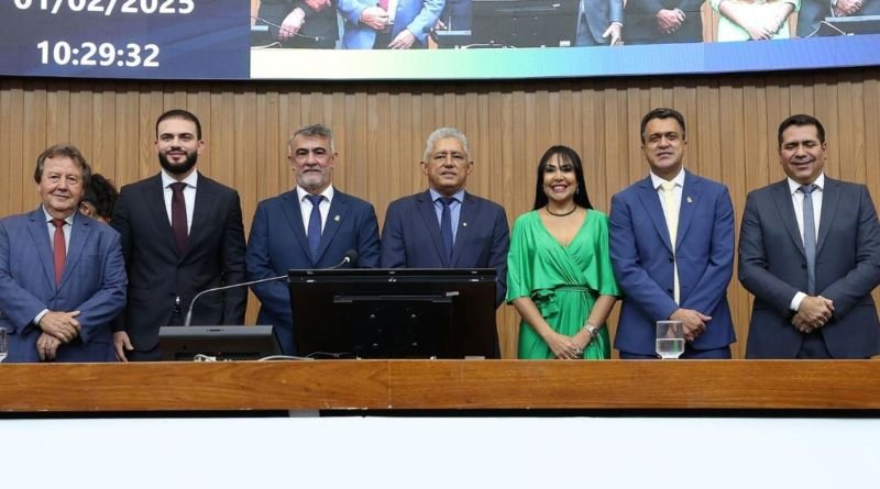 Empossada nova Mesa Diretora da Assembleia, presidida por Amélio Cayres