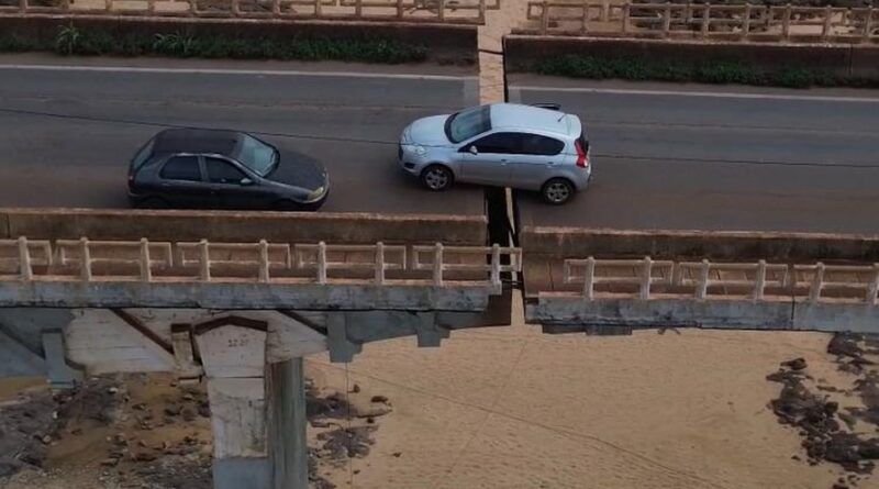 Veículos presos em ponte desabada entre TO e MA são removidos após decisão judicial