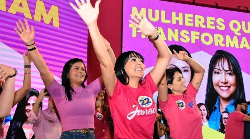 Ao lado de Michelle Bolsonaro, Janad Valcari reforça pedido de voto feminino e critica ataques