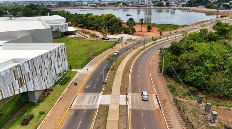 Prefeitura de Araguaína proíbe estacionamento de carros e motos nas imediações do novo Shopping; única opção é pagar para estacionar dentro do estabelecimento