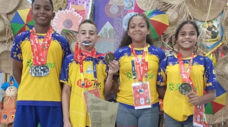 Delegação tocantinense conquista 1º lugar da Série Bronze no badminton nos JEBs 2024