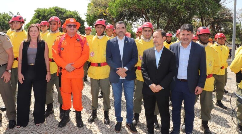 Governador Wanderlei Barbosa entrega 25 novos veículos e decreta medidas emergenciais para combate a incêndios no Tocantins