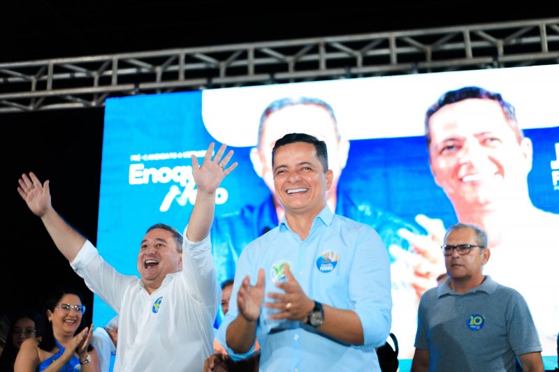 Jorge Frederico e Enoque Neto levam multidão para comício no Bairro São João