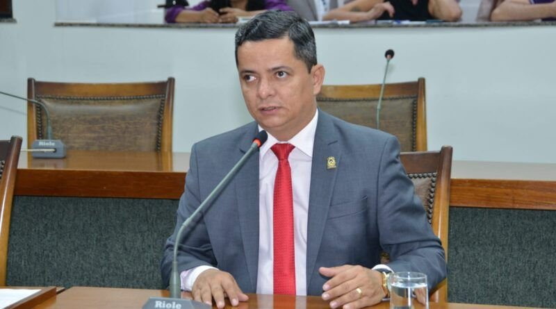 Jorge Frederico apresenta proposta que aumenta para 300 cilindradas as motocicletas isentas de ICMS para mototaxistas