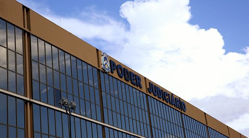 Garçom que tentou matar ex-namorada vai a júri popular