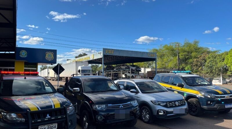 PRF recupera 2 veÃculos adulterados com registro de roubo na BR-153