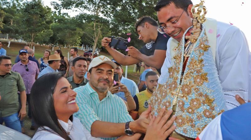 No Bico do Papagaio, governador Wanderlei Barbosa participa da procissão do Círio de Nazaré