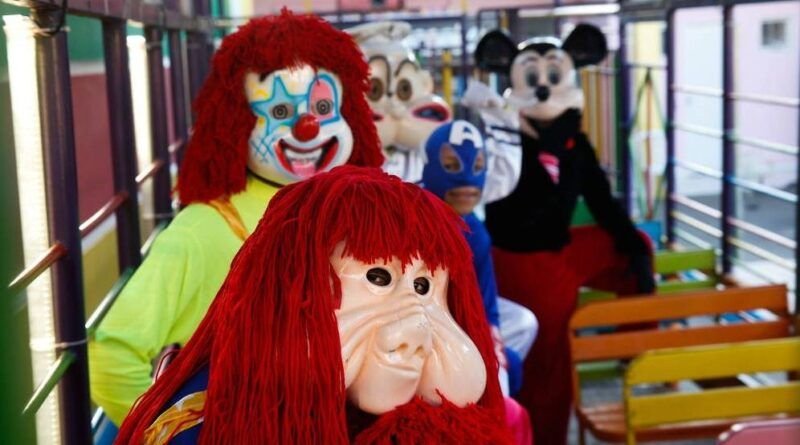 Ministério Público investiga ?Carreta Furacão? por uso de músicas e danças ?pornográficas? na Via Lago, em AraguaÃna