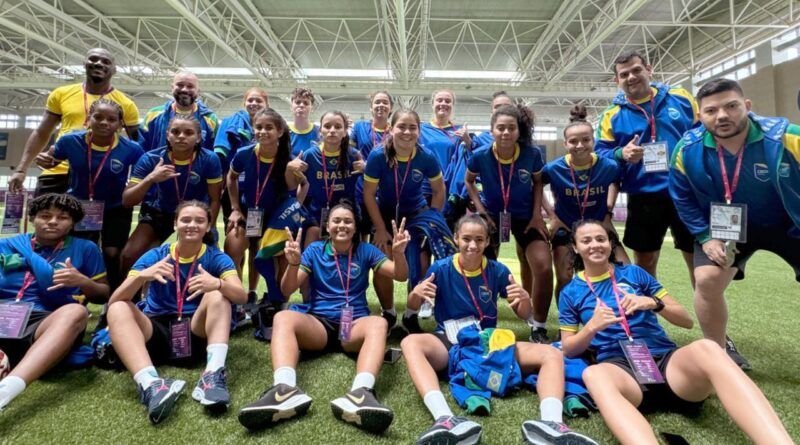 Estudantes-atletas da rede estadual chegam à China para o Mundial Escolar de Futebol