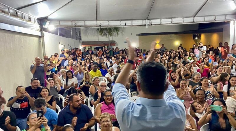 Diante de uma multidão, Jorge Frederico garante PCCR para servidores públicos de Araguaína e maior plano de geração de emprego da história