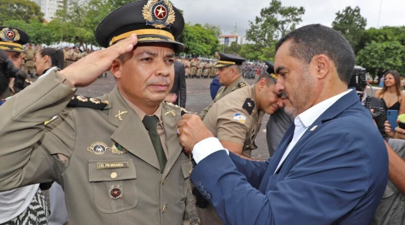 Governador Wanderlei Barbosa conduz solenidade que marca a promoção e o reconhecimento dos policiais militares tocantinenses
