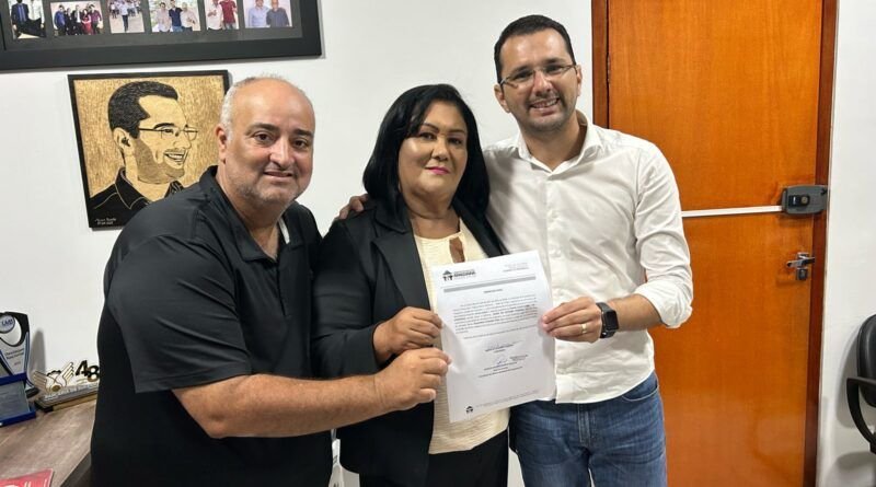 Pioneira Socorro Ferreira toma posse na Câmara de Araguaína; vereadora deve fazer parte da base de apoio de Jorge Frederico