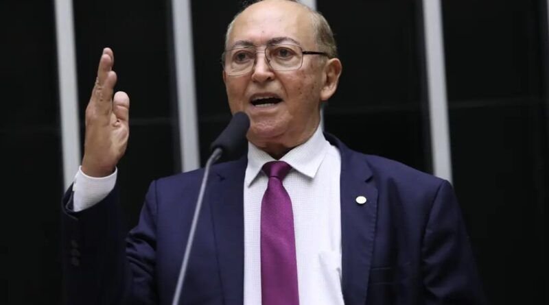 Lázaro Botelho quer garantir suspensão imediata de cobranças automáticas por prestadoras de serviço