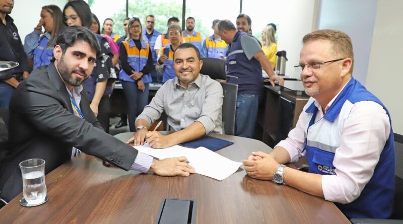 Em ato histórico, governador Wanderlei Barbosa assina termo que federaliza a TO-020