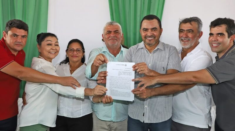 Governador Wanderlei Barbosa anuncia investimento de R$ 1 milhão para a agroindustrialização do pescado em Araguatins