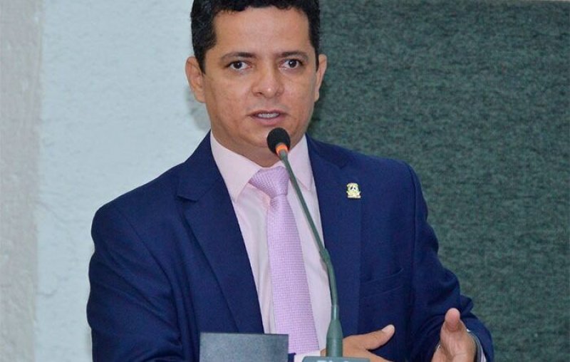 Jorge Frederico critica retirada de trabalhadores da Via Lago